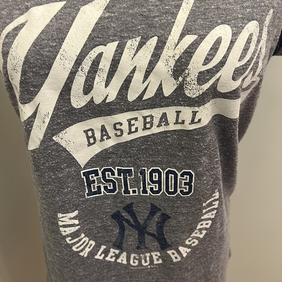 NY Yankees tee shirt. Size M. Campus Lifestyle - Picture 3 of 5